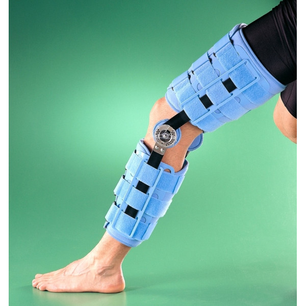 Коленный ортез сильной степени фиксации Oppo 4039